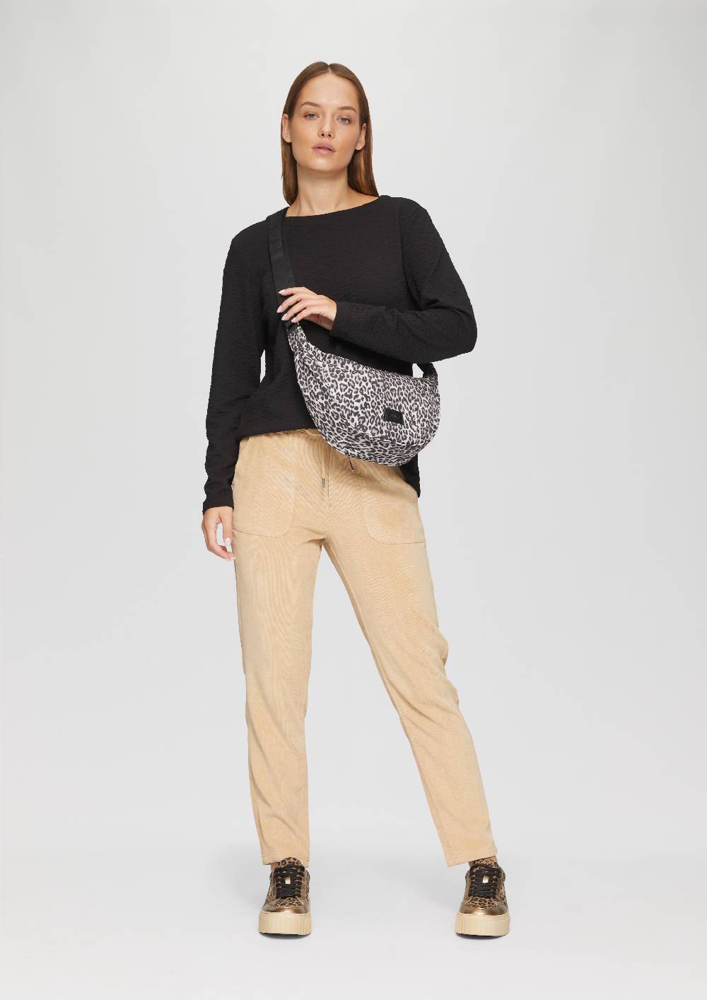 s.Oliver Mittelgroße Crossbody-Bag aus Webware im Angebot