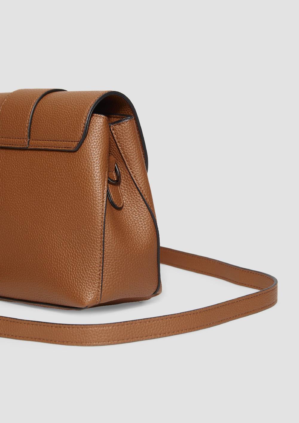 s.Oliver Schultertasche in Leder-Optik Preisnachlass