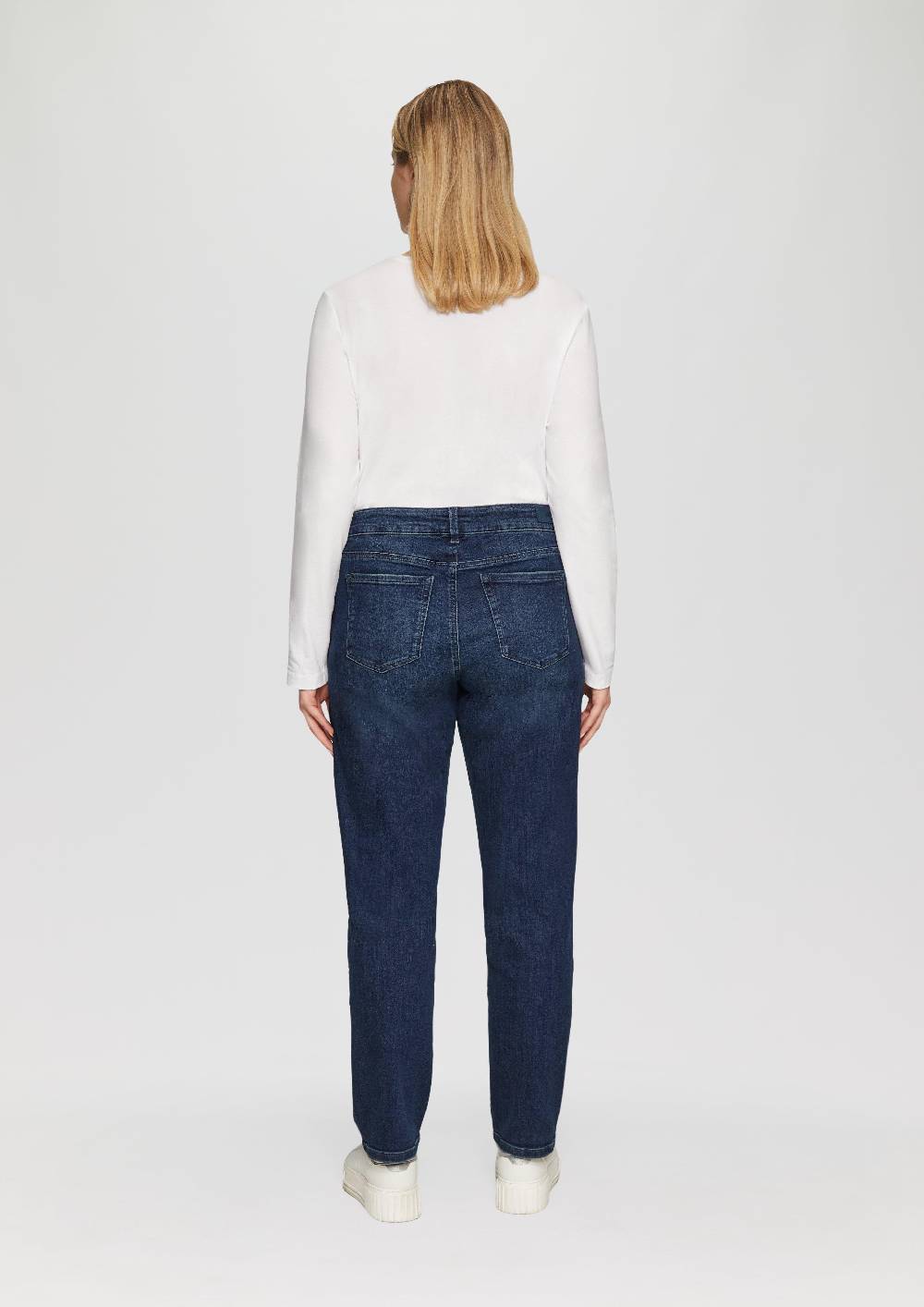 s.Oliver Jeans / Curvy Fit / Mid Rise / Semi Wide Leg Valentinstagsangebot