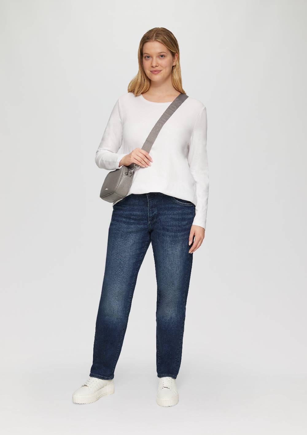 s.Oliver Jeans / Curvy Fit / Mid Rise / Semi Wide Leg Valentinstagsangebot