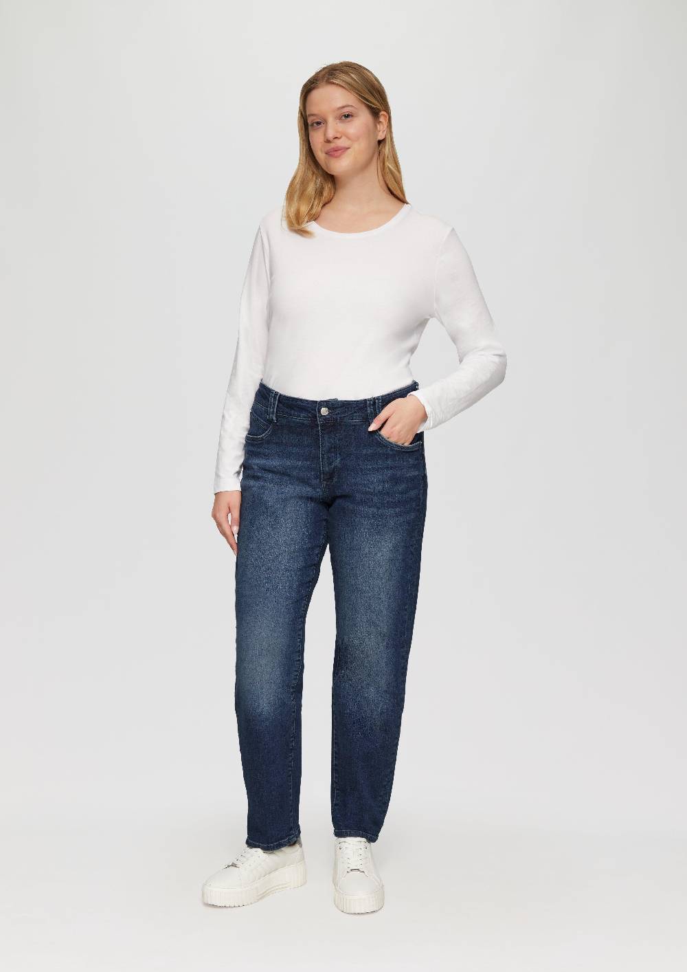 s.Oliver Jeans / Curvy Fit / Mid Rise / Semi Wide Leg Valentinstagsangebot