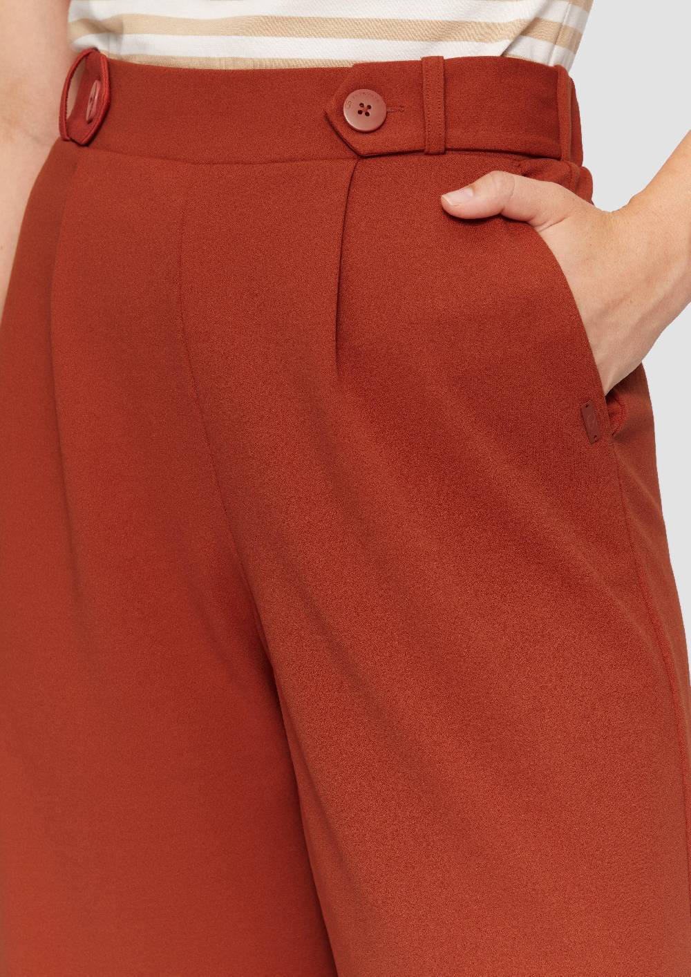 s.Oliver Elastische Wide-Leg-Hose aus Crêpe Top Angebot