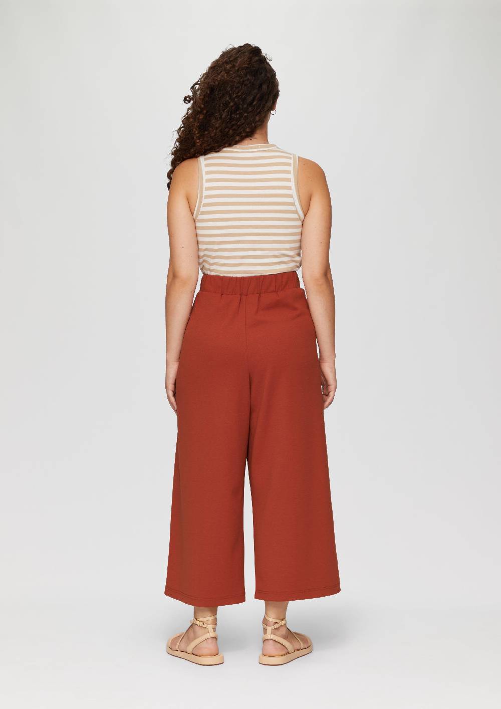 s.Oliver Elastische Wide-Leg-Hose aus Crêpe Top Angebot