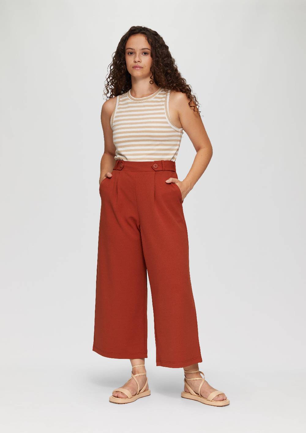 s.Oliver Elastische Wide-Leg-Hose aus Crêpe Top Angebot