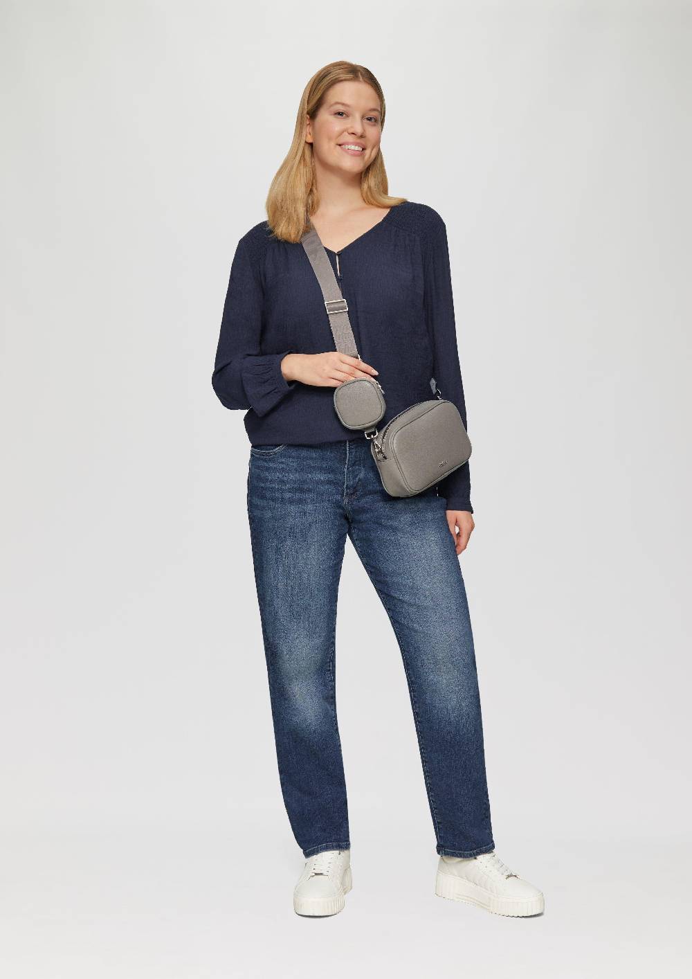 s.Oliver Strukturierte Bluse aus Viskosemix mit Smok Detail VIP-Rabatte