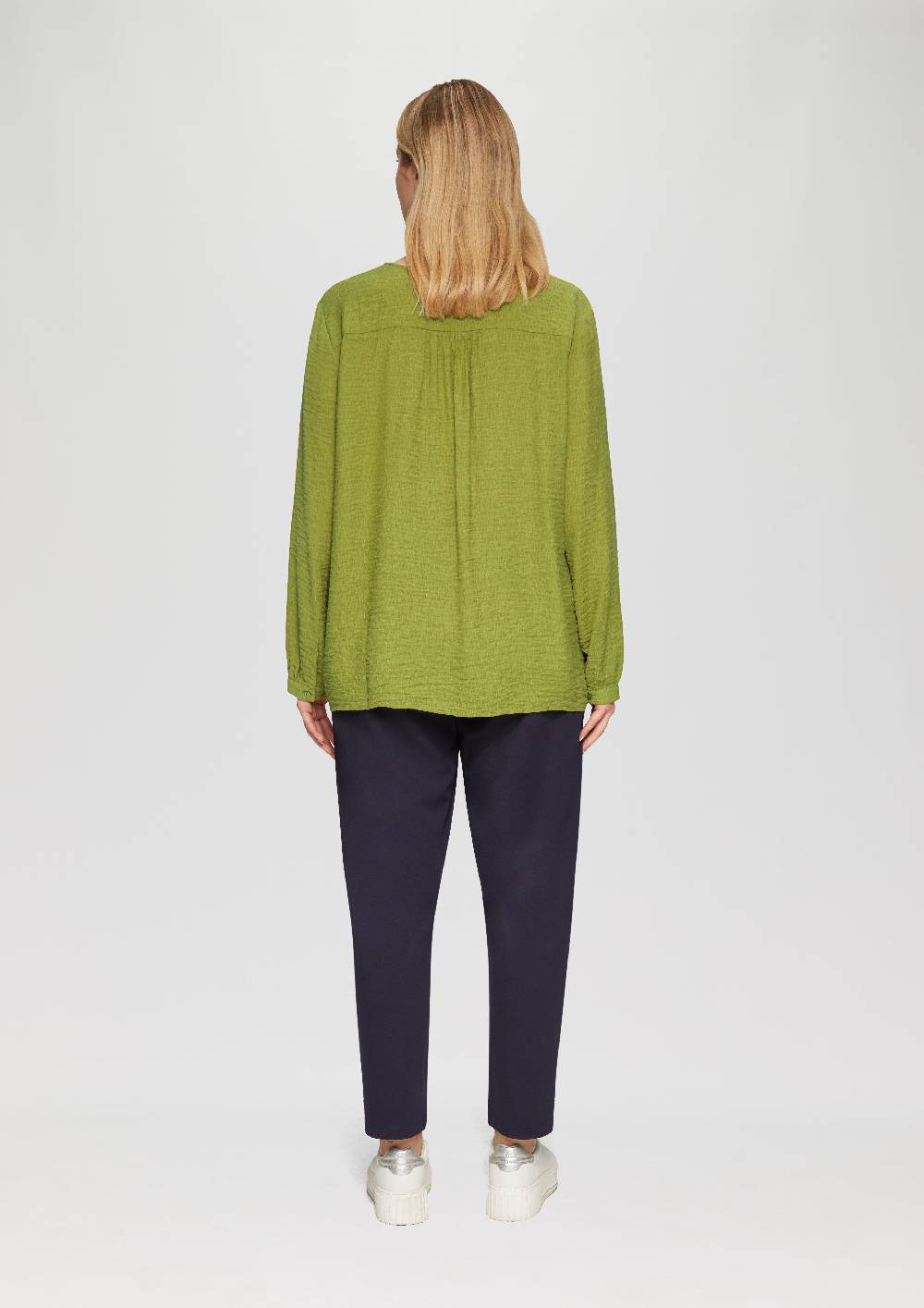 s.Oliver Strukturierte Bluse aus Viskosemix mit Smok Detail Letzte 3 Tage