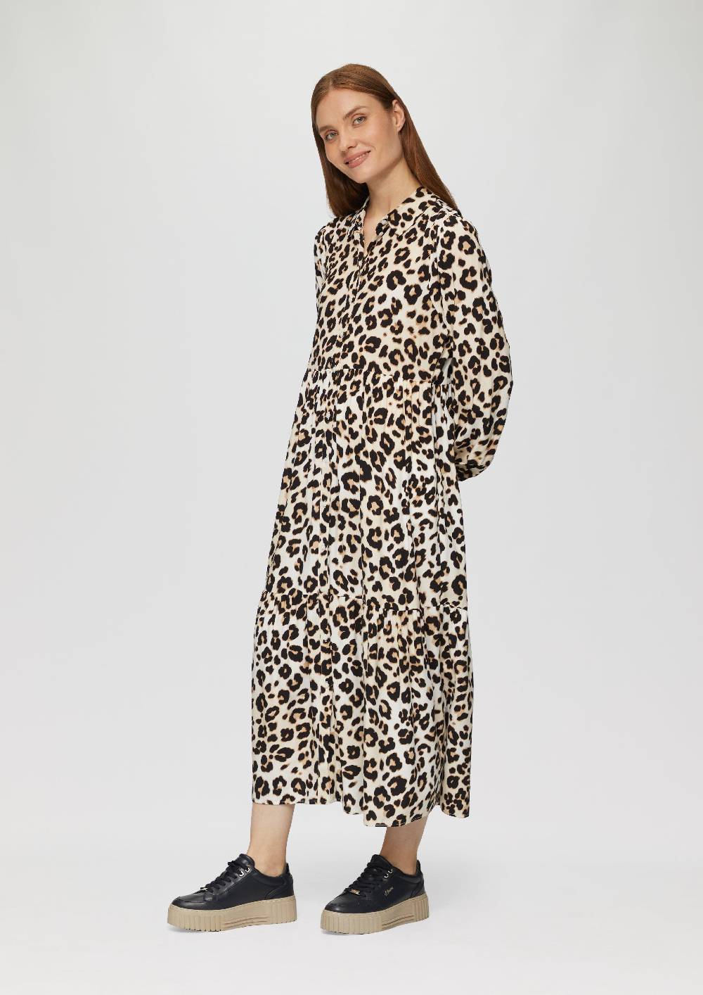 s.Oliver Langes Viskosekleid mit Leo-Muster und Volants Cyber Monday