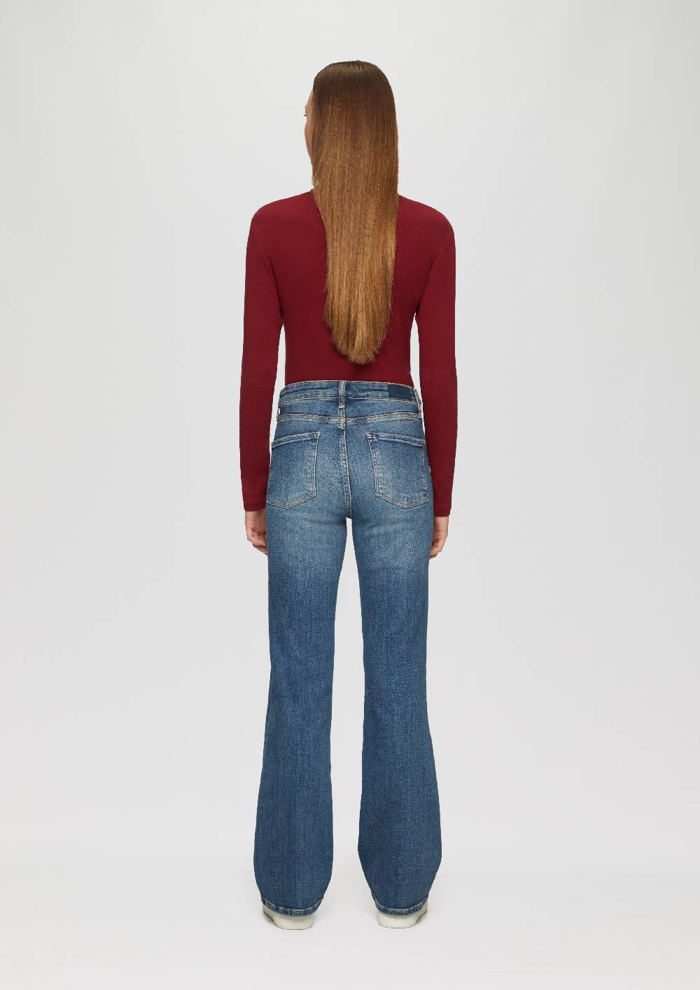 s.Oliver Jeans Flare / Slim Fit / Mid Rise / Flared Leg / mit Nahtdetail Räumungsverkauf