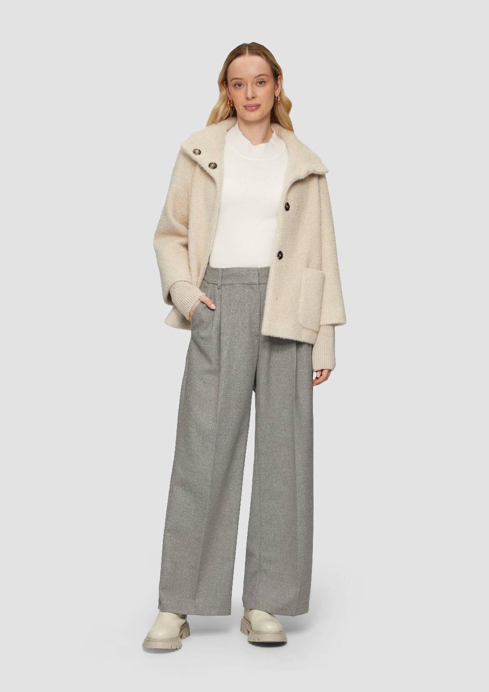s.Oliver Flauschige Jacke mit Strickbündchen am Ärmel Letzte 3 Tage