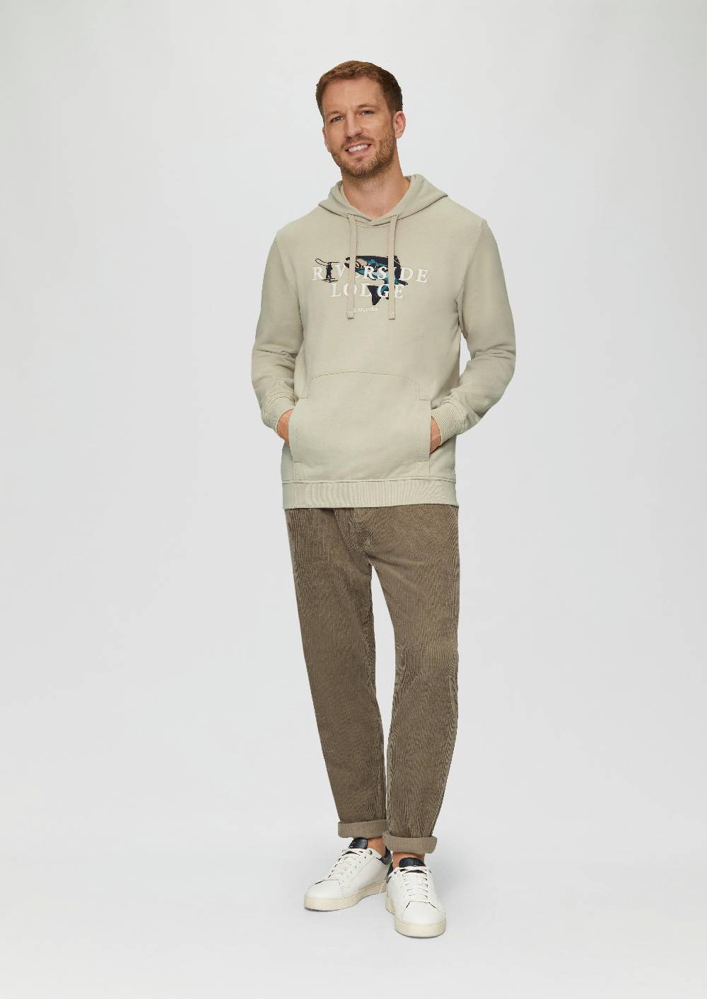 s.Oliver Hoodie mit Stickerei und Kängurutasche 50% Rabatt mit kostenlosem Versand