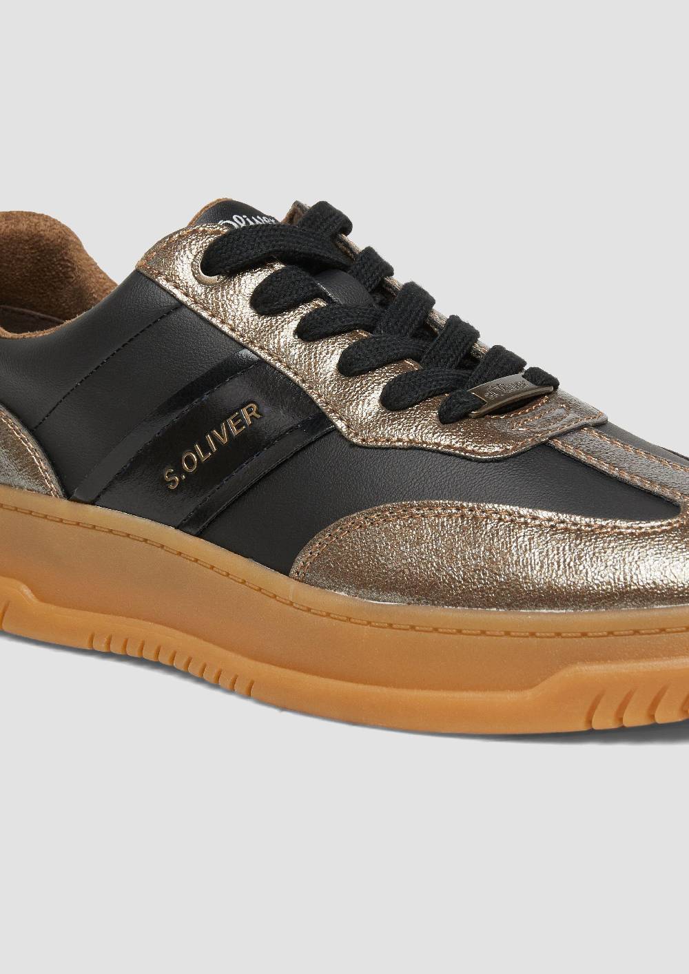 s.Oliver Schnürer mit Kontrast-Details JETZT KAUFEN