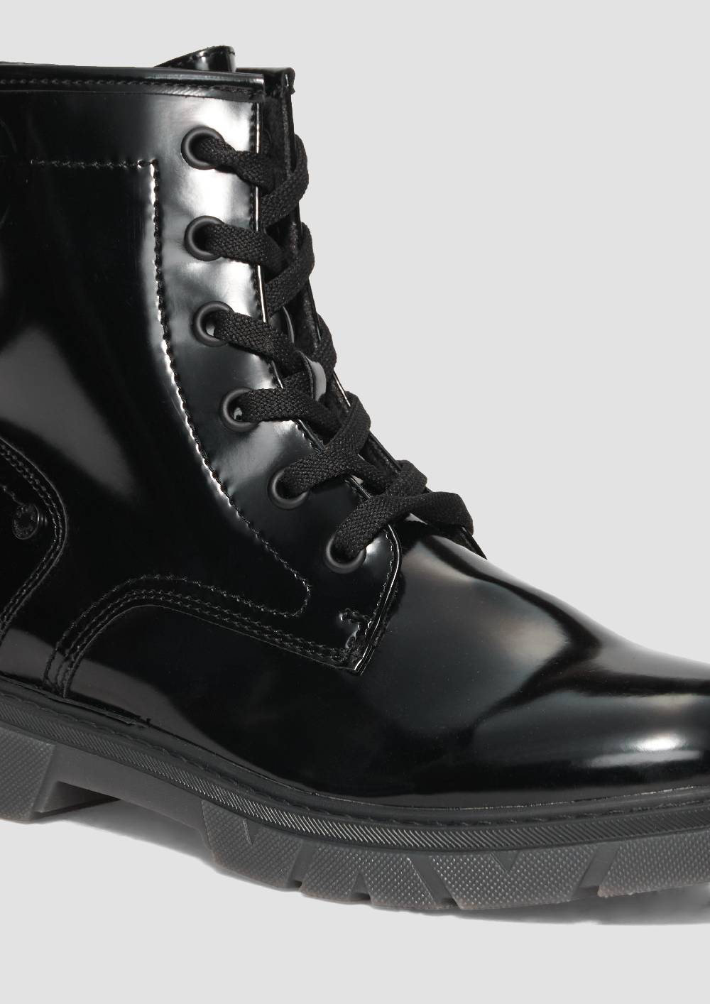 s.Oliver Stiefel mit Schnürung und Reißverschluss zollfrei