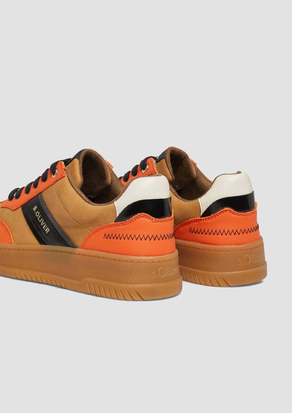 s.Oliver Schnürer mit Kontrast-Details im Angebot