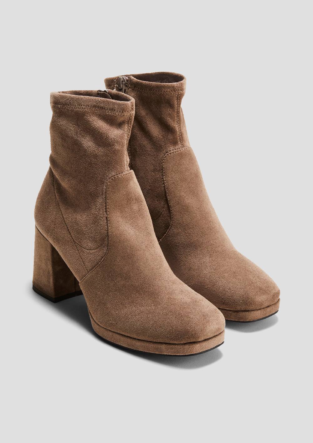 s.Oliver Stiefel mit Blockabsatz Lagerräumung