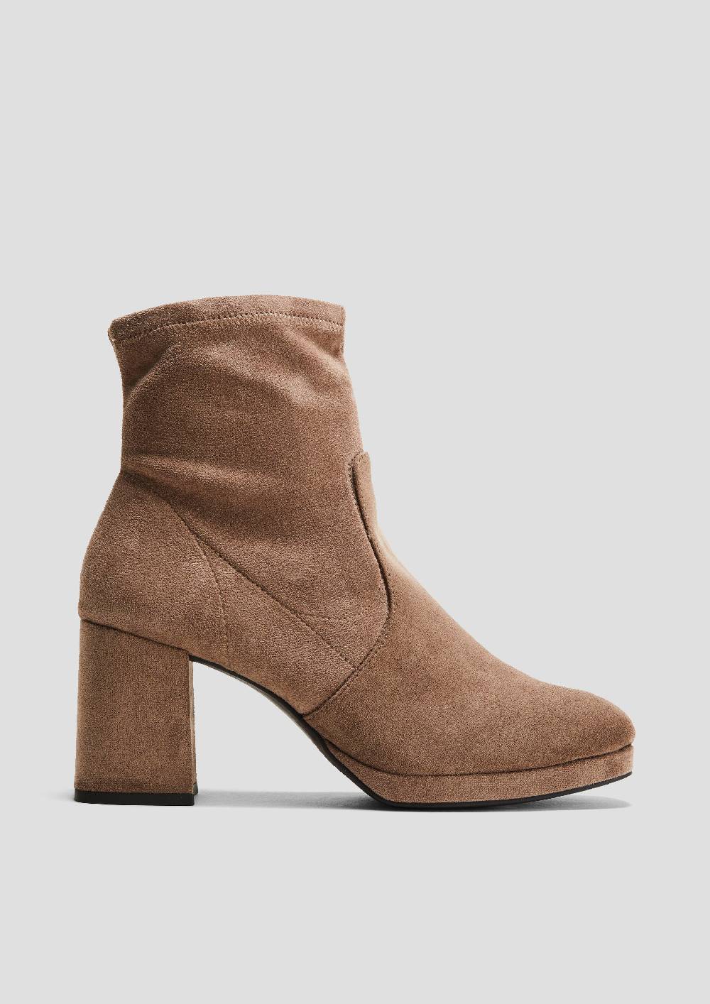 s.Oliver Stiefel mit Blockabsatz Lagerräumung