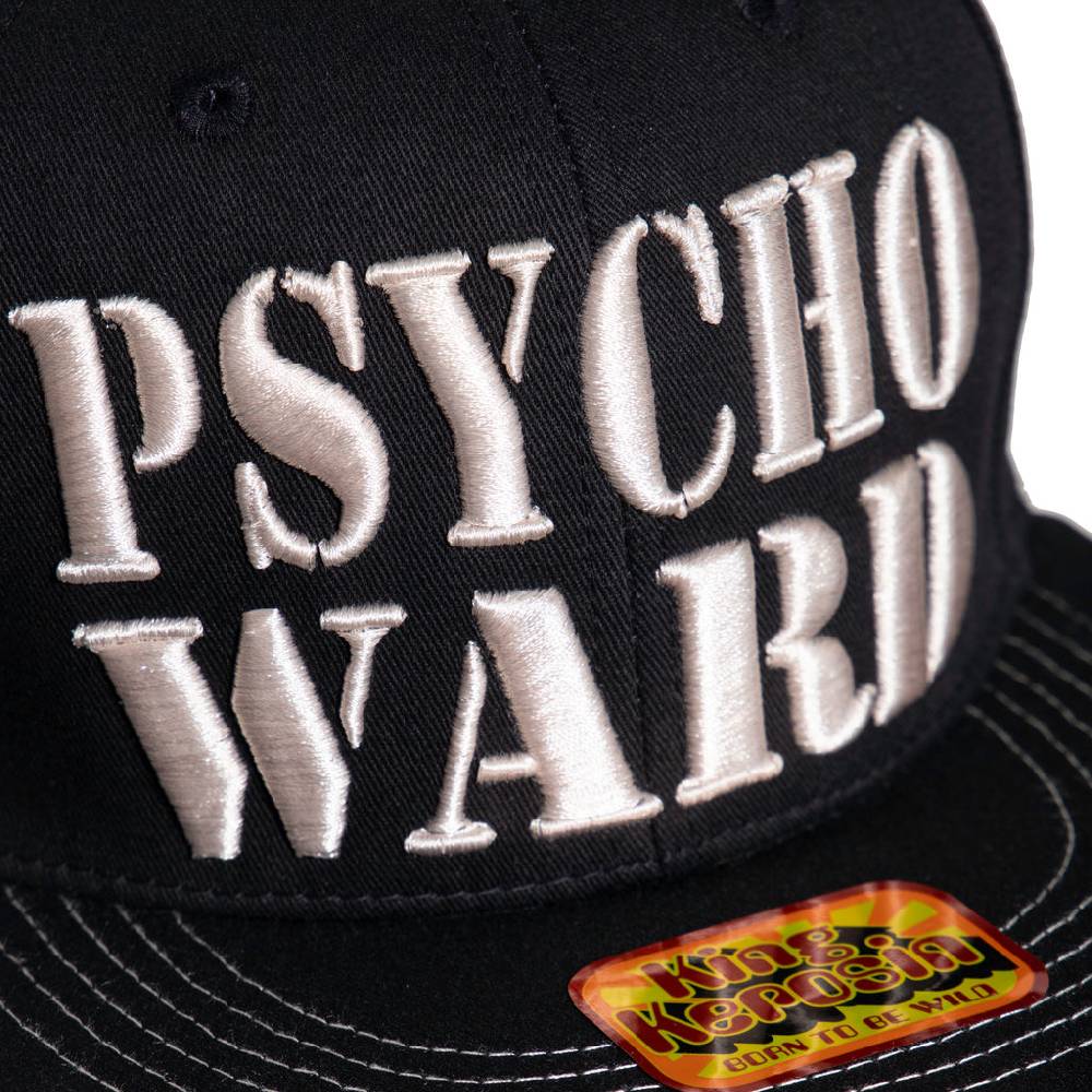 Queen Kerosin Flat Brim Cap «Psycho Ward» Saisonale Angebote