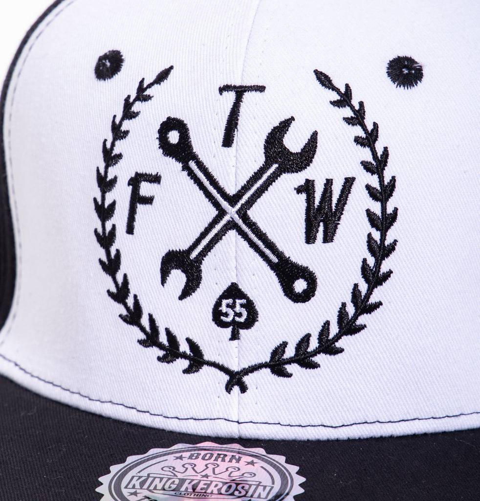 Queen Kerosin Snapback Cap mit Print auf der Schirmunterseite Gummizug «FTW» Top Angebot