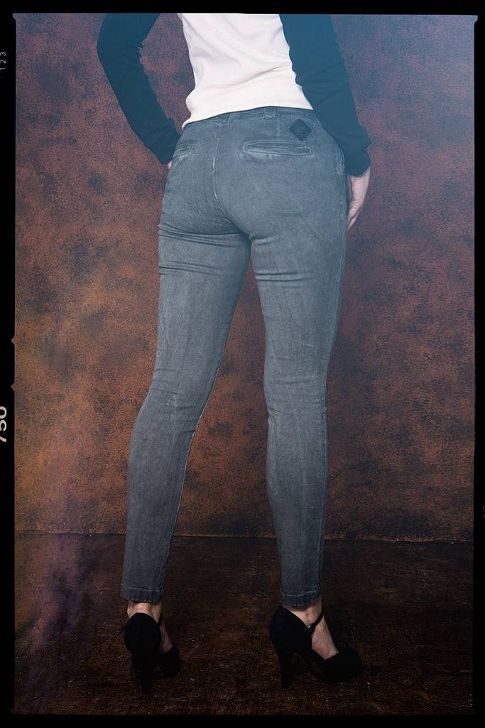 Queen Kerosin Workwear Jeanshose mit Oilwash Effekt Wochenangebot