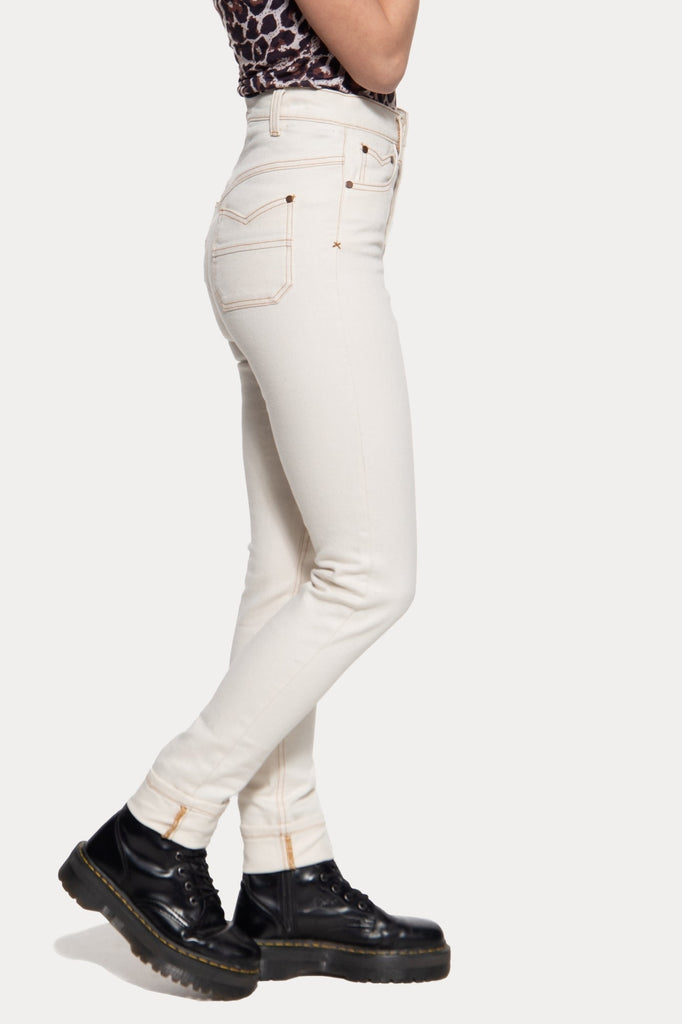 Queen Kerosin High Waist Slim Fit Jeans «Betty» Versandkostenfrei