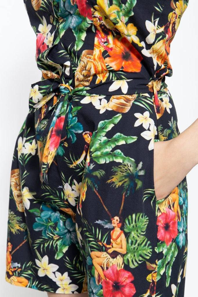 Queen Kerosin Vintage Jumpsuit mit tropischem All-Over-Muster Flash Sale