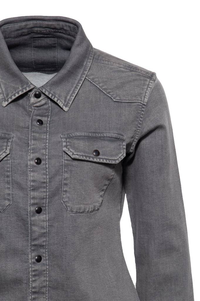 Queen Kerosin Denim-Bluse mit legerem Waschungseffekt und Backprint Cyber Monday