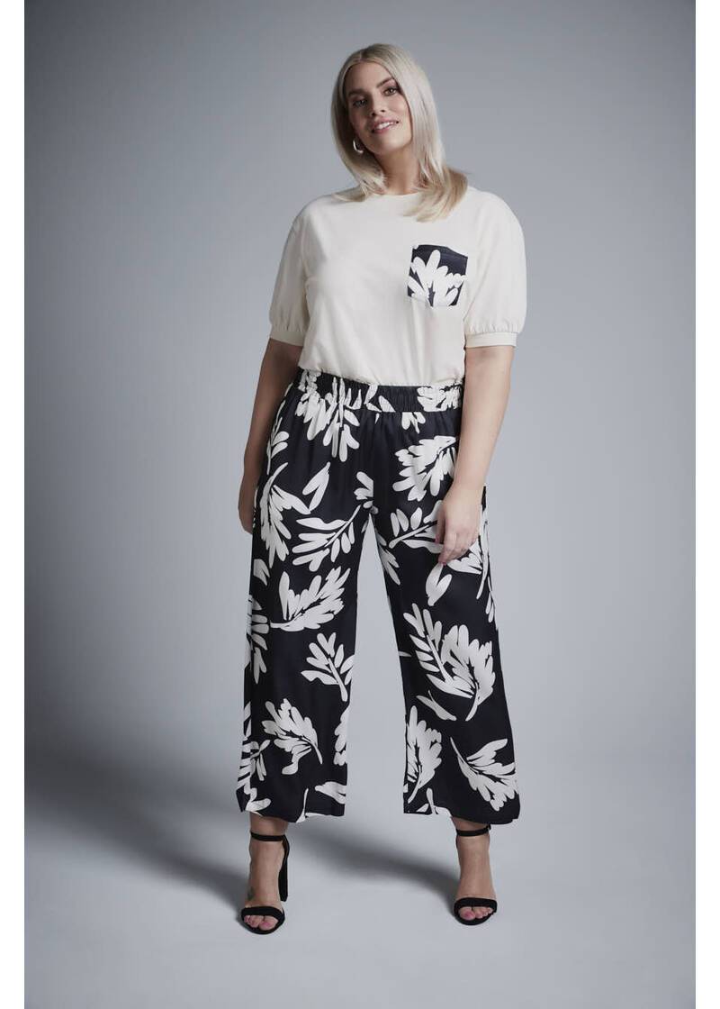ROCK YOUR CURVES by Angelina T-Shirt in WeißArtikelnummer RYC-LCAK-0321-001 Versandkostenfrei