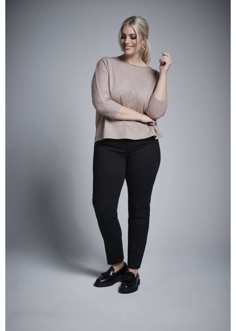 ROCK YOUR CURVES by Angelina Strickshirt in taupeArtikelnummer RYC-LCAK-0646-102 Begrenztes Angebot