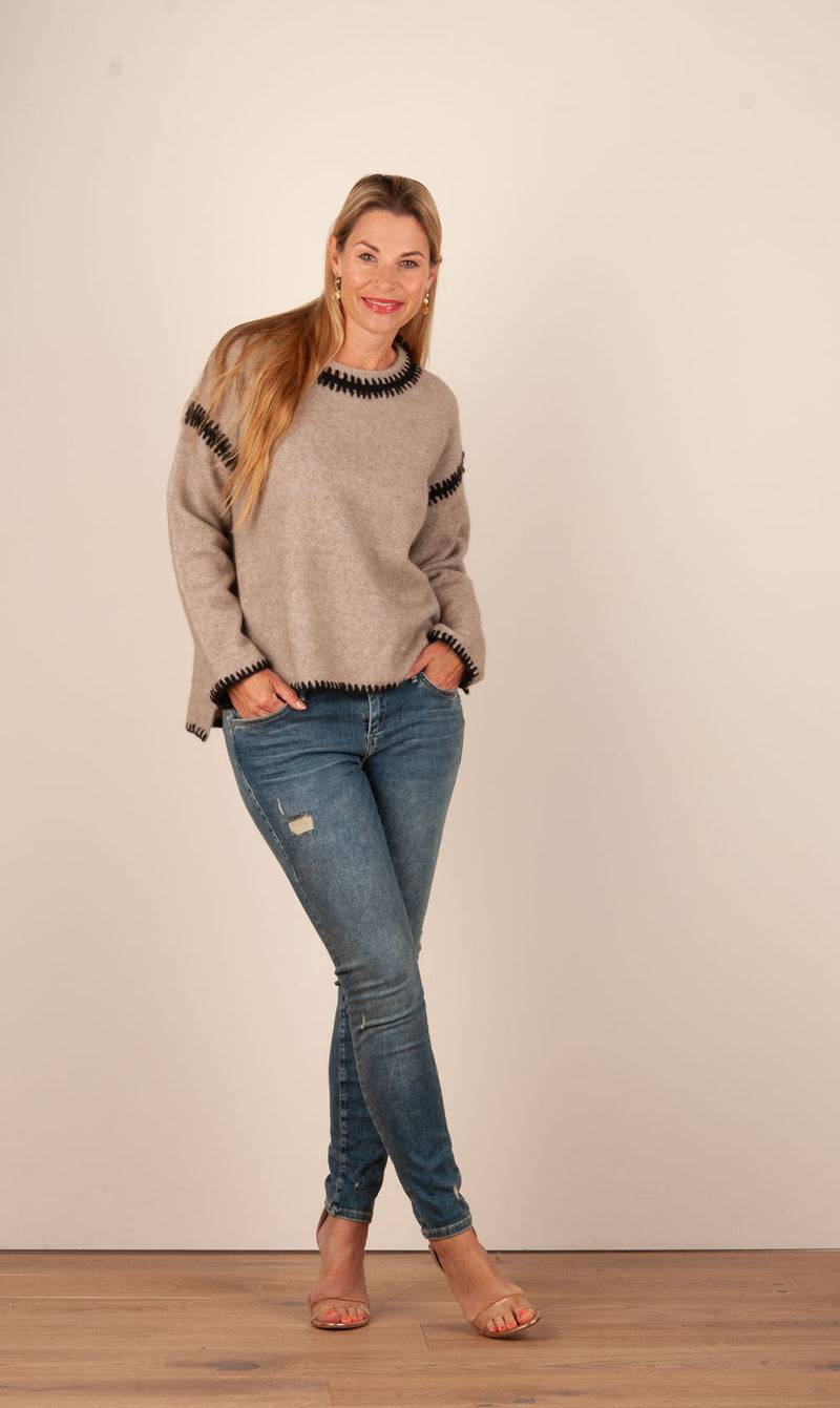 Grace Pullover Beige | Schwarz Tiefpreis