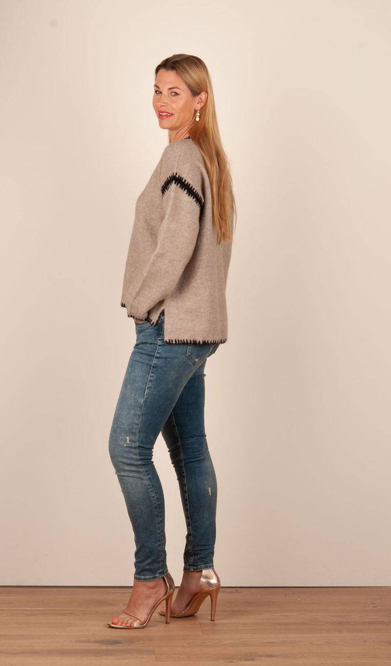 Grace Pullover Beige | Schwarz Tiefpreis