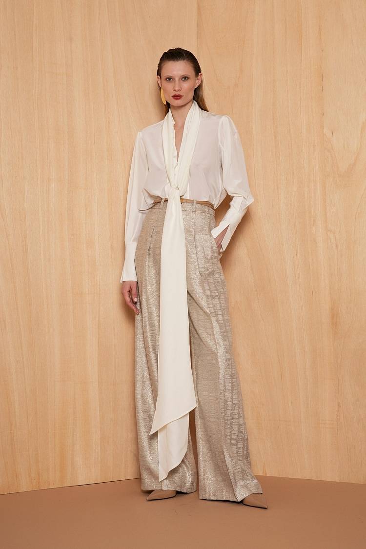 Sly 010 Lockere Seidenbluse mit Schluppe Zeitbegrenzte Promotion