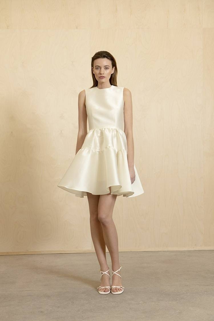 Sly 010 Romantisches Hochzeitskleid mit Raffungen Fabrikladen