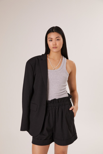 Sosue Shorts Pinstripe Black Preisnachlass