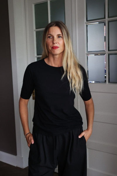 Sosue Half Sleeve Black Wochenangebot